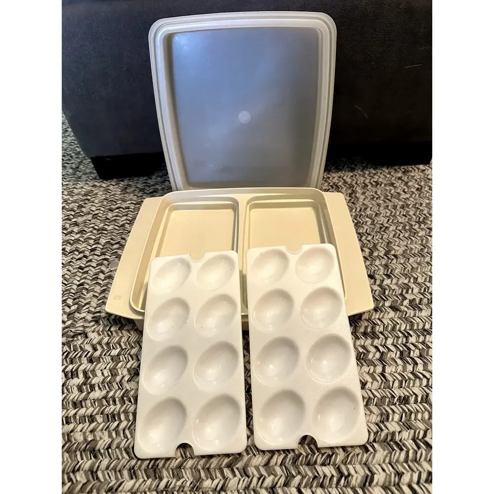 Tupperware Vtg Deviled Egg Keeper Carrier Tray Cream with Trays & Lid 723-3
